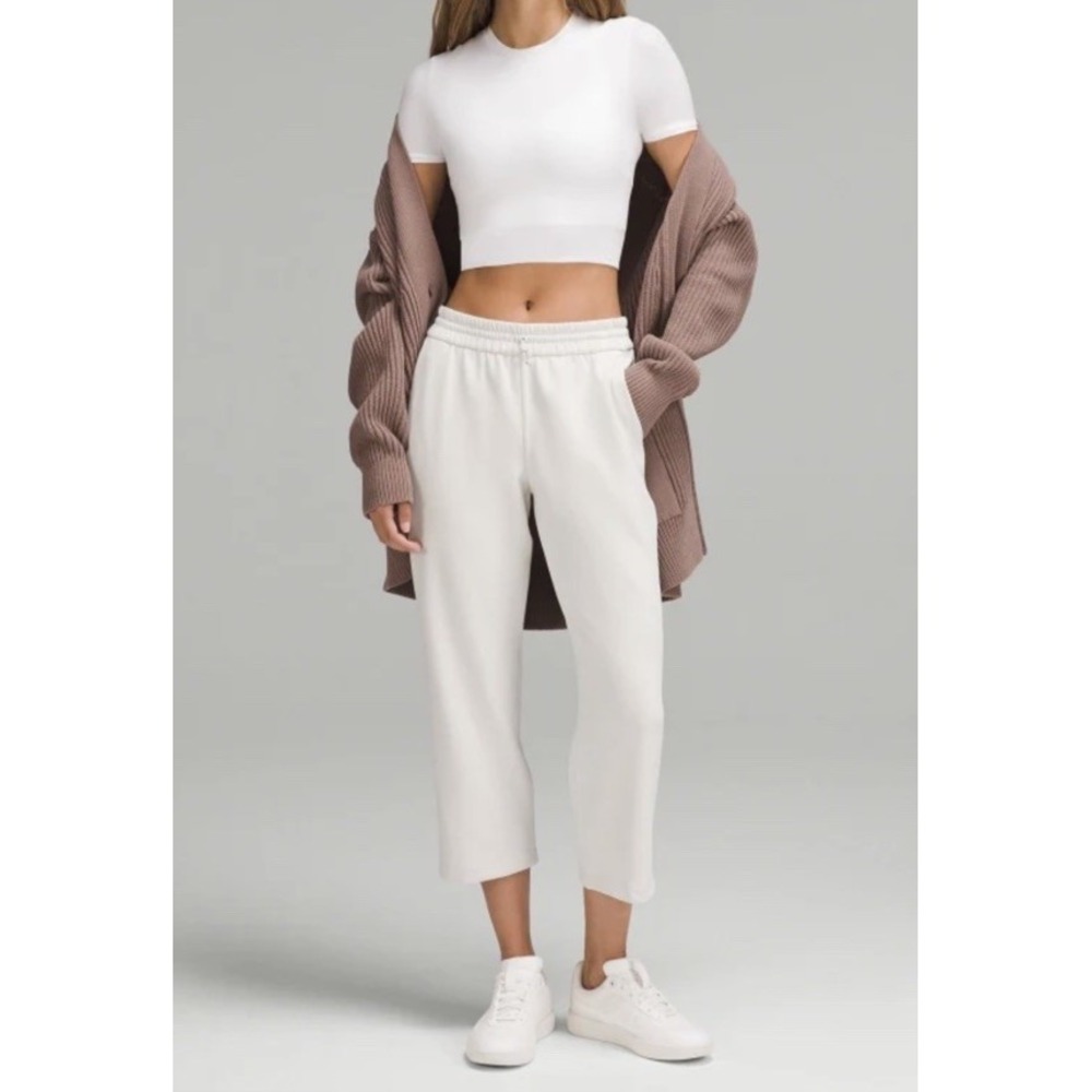 NWOT Lululemon Softstreme High-Rise Straight-Leg Cropped Pant Bone / Ivory Sz 10